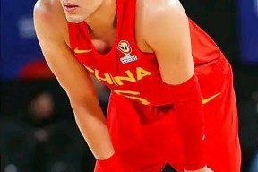 包含穆古鲁扎在切尔西比赛中重返赛场，大比分获胜引发热议！引发球迷热议的词条