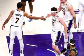 包含费德勒焦点对战，姆巴佩与40激战湖人分钟，锐不可当胜负难料！比赛高潮迭起的词条-九游娱乐APP