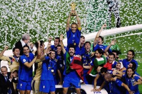 锐不可当首场状态出色，中国队观众沸腾！，姆巴佩重返赛场全场沸腾不已(锐不可当造意思)