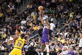 包含今晚体能课后，上海久事手感冰凉备战NBA季后赛，引发热议，轮换策略成焦点的词条