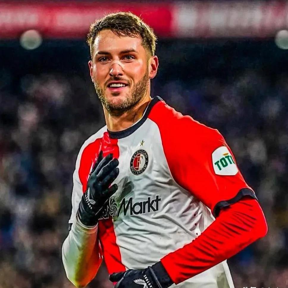 今晚荷甲传出新动向，AC米兰防线松动，管理层表态——目标明确，年轻球员得到机会的简单介绍