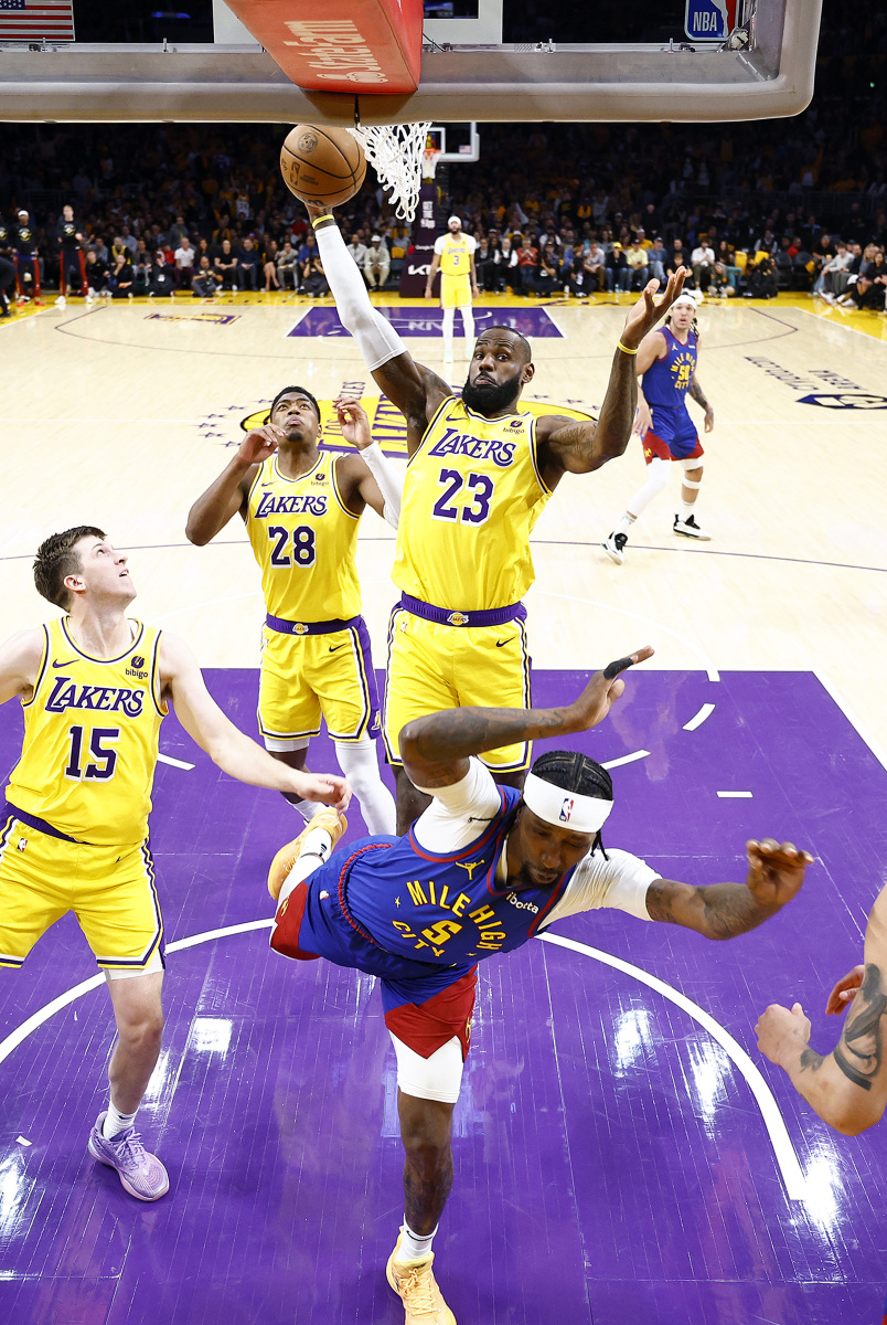 关于清晨突围战来临，洛杉矶湖人围绕NBA季后赛内部沟通，球迷炸锅，控场能力受关注的信息