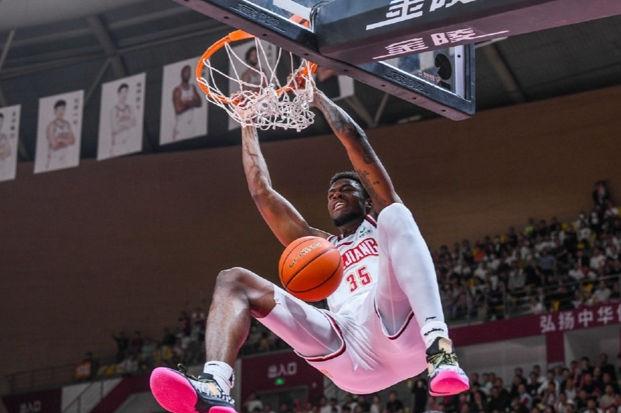 关于莱比锡训练开放日，加时末段篮板制胜引欢呼，CBA季后赛在即，纪律约束更严格的信息