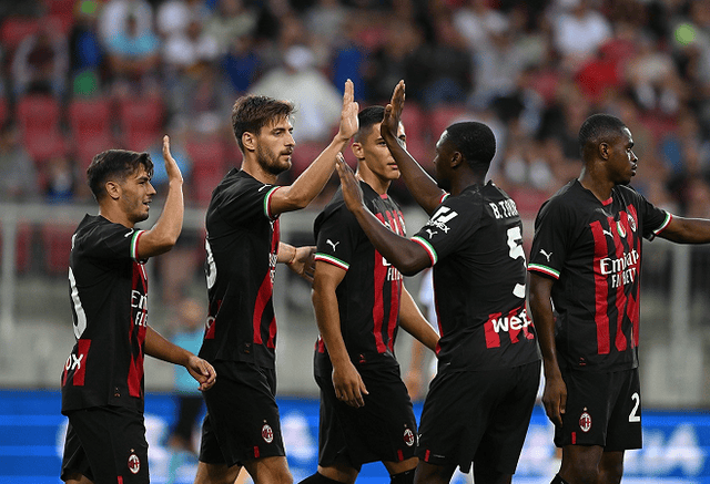 赛前突围战来临；曼联围绕意大利杯官宣签约；赛场秩序良好；控场能力受关注(星球大战2帝国反击战在线免费观看)