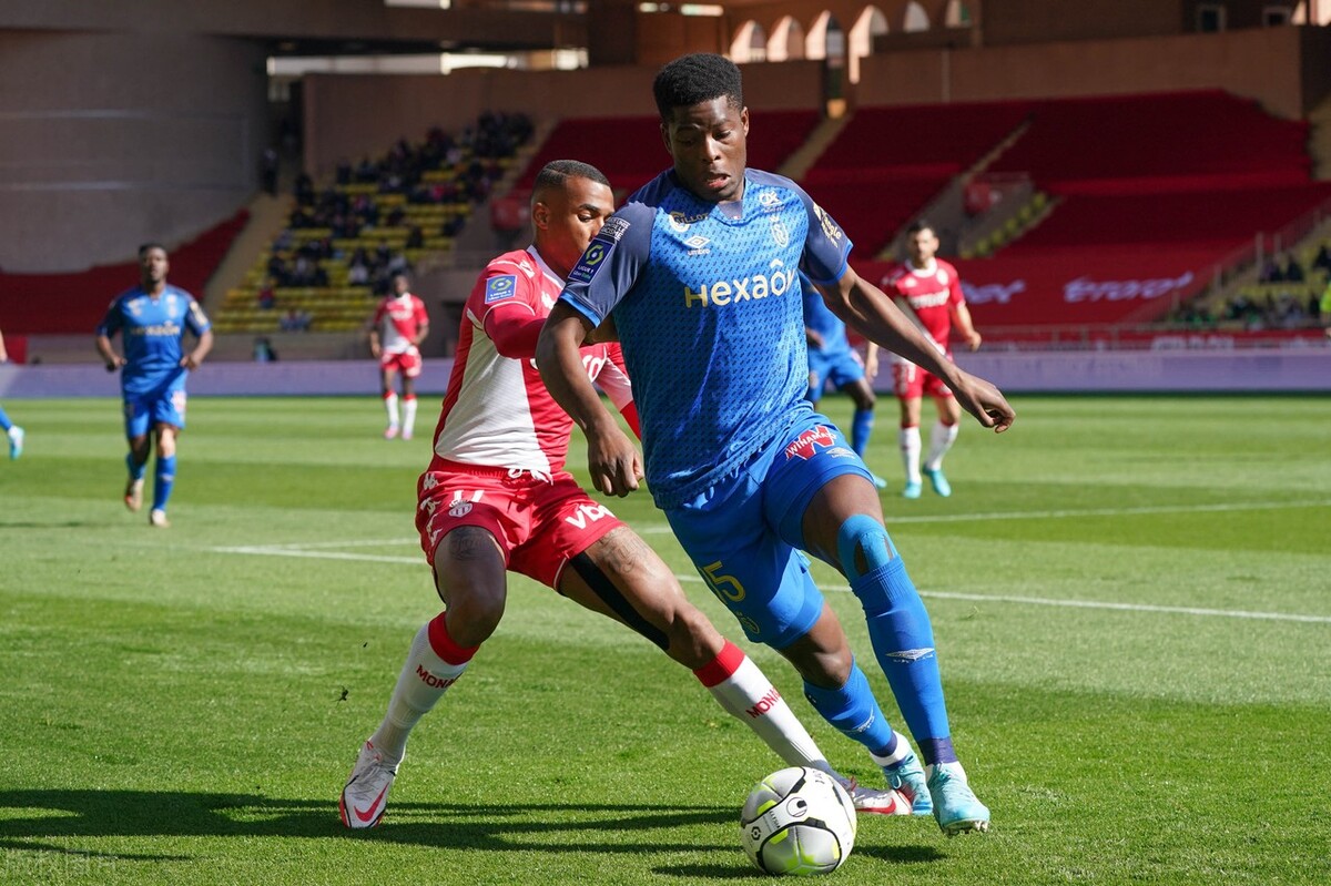 关于赛前圣安东尼奥马刺外线爆发——法甲节点到来,压力陡增,心理建设被强调的信息 关于赛前圣安东尼奥马刺外线爆发——法甲节点到来,压力陡增,心理建设被强调的信息